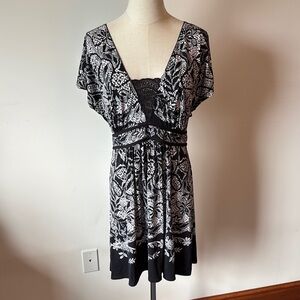 In Bloom Black and White Dolman Sleeve V-Neck Blouse